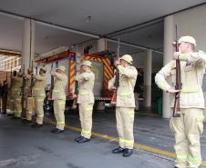 Corpo de Bombeiros Militar do Paraná recebe visita do General de Brigada Taranto.