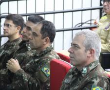 Corpo de Bombeiros Militar do Paraná recebe visita do General de Brigada Taranto.