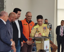 Entrega de veículos e equipamentos para a Defesa Civil e o CBMPR.