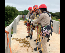 Treinamento de salvamento vertical do CBMPR - outubro de 2023.