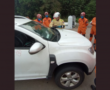 Instrução de salvamento veicular do CBMPR para bombeiros do Maranhão.