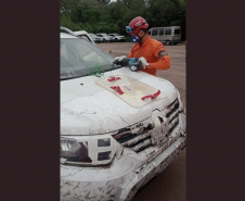 Instrução de salvamento veicular do CBMPR para bombeiros do Maranhão.