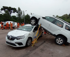 Instrução de salvamento veicular do CBMPR para bombeiros do Maranhão.