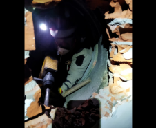 Bombeiros do Paraná passam por treinamento para a força-tarefa para resposta em desastres.