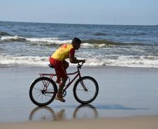 Imagem do 3º Piriathlon de Areia, promovido pelo CEFID-CBMPR em Matinhos. Janeiro de 2024