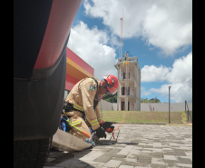 Treino de salvamento em altura do CBMPR