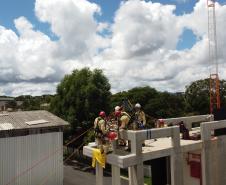 Treino de salvamento em altura do CBMPR
