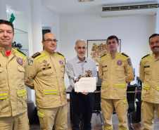 Comitiva do Corpo de Bombeiros faz visita ao Instituto de Engenharia do Paraná (IEP).