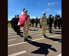 Corpo de Bombeiros Militar do Paraná recebe medalha do Exército Brasileiro.