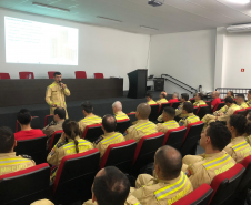 Madeira engenheirada: reunião no CBMPR.