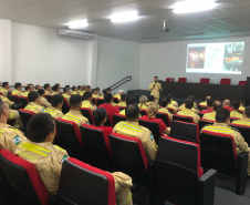 Madeira engenheirada: reunião no CBMPR.
