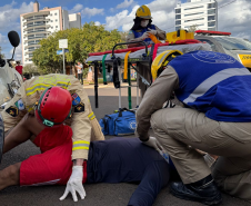 Simulado de atendimento de trânsito em ação do Maio Amarelo. Maio 2024. Coronel Vivida.