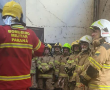 Curso do CBMPR para bombeiros do Acre sobre segurança em silos.
