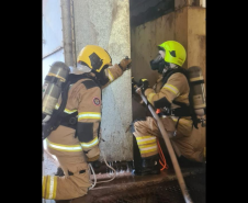 Curso do CBMPR para bombeiros do Acre sobre segurança em silos.
