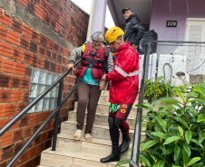 Bombeiros do Paraná em ação no Rio Grande do Sul em 2024.