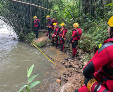 Curso de resposta a desastres preparou equipe do CBMPR para atuar no RS.
