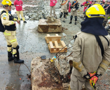 Curso de resposta a desastres preparou equipe do CBMPR para atuar no RS.