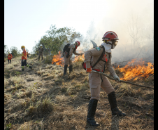 Corpo de Bombeiros Militar do Paraná em ação.