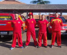 Equipe de Cascavel do CBMPR que vai combater incêndios no Pantanal.