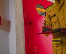 Bombeiros orientam a população sobre emergências em casas noturnas, cinemas e teatros