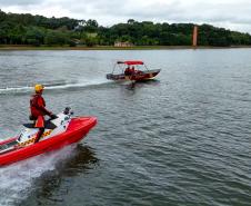Inéditas no Brasil: Bombeiros passam a ter motoaquáticas de resgate em cenários extremos