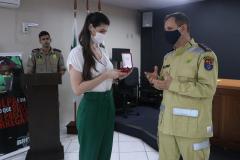 Jaqueline Adriana Fracaro recebe a  medalha Presidente Carlos Cavalcanti de Albuquerque In Memorian ao esposo, Senhor João Ricardo Schneider 