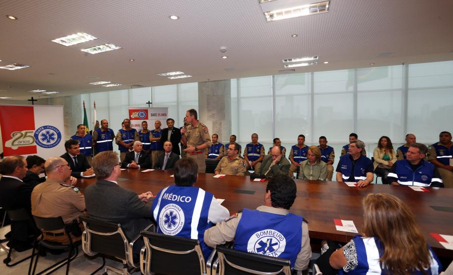 Beto Richa homenageia profissionais do SIATE