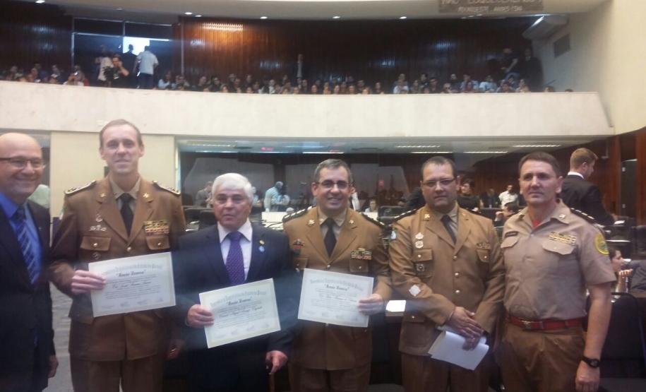 Assembleia presta homenagem aos profissionais do Siate