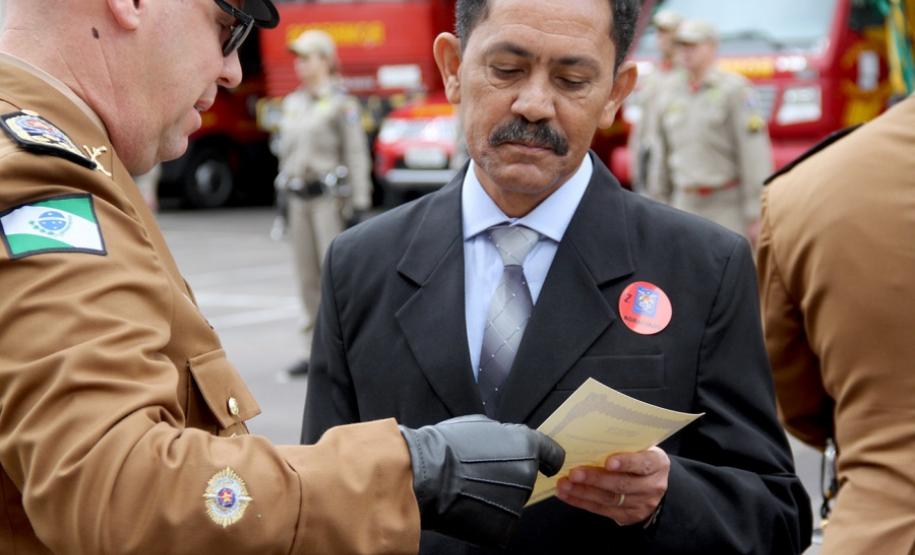 Dia Nacional do Bombeiro é comemorado com homenagens e entrega de medalhas em Curitiba