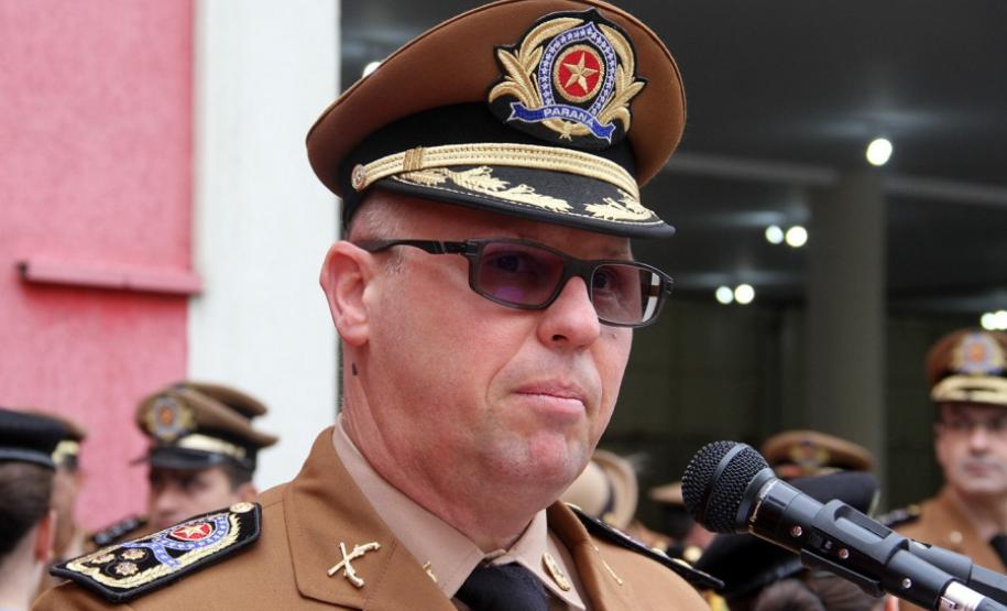 Dia Nacional do Bombeiro é comemorado com homenagens e entrega de medalhas em Curitiba