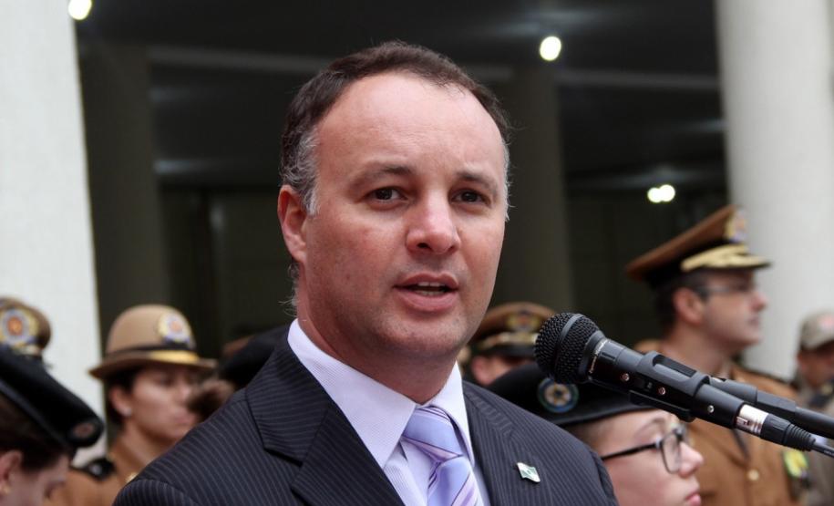 Dia Nacional do Bombeiro é comemorado com homenagens e entrega de medalhas em Curitiba