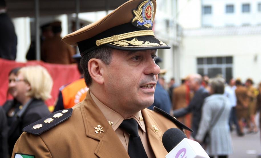 Dia Nacional do Bombeiro é comemorado com homenagens e entrega de medalhas em Curitiba