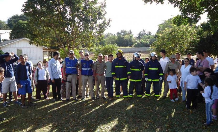 Sexto Subgrupamento de Bombeiros Independente Visita APAE de Umuarama