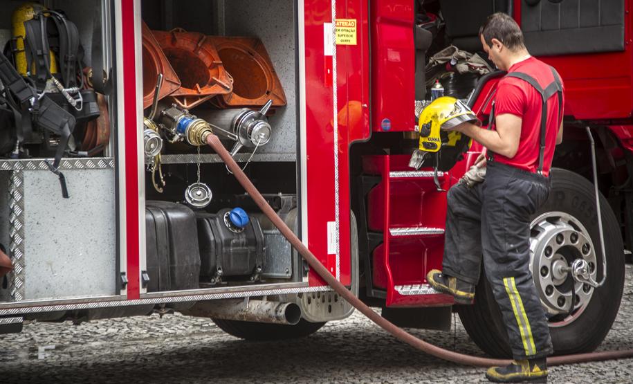 Apresentação do Corpo de Bombeiros na rua XV de Novembro Foto Cabo Daniel Meneghetti