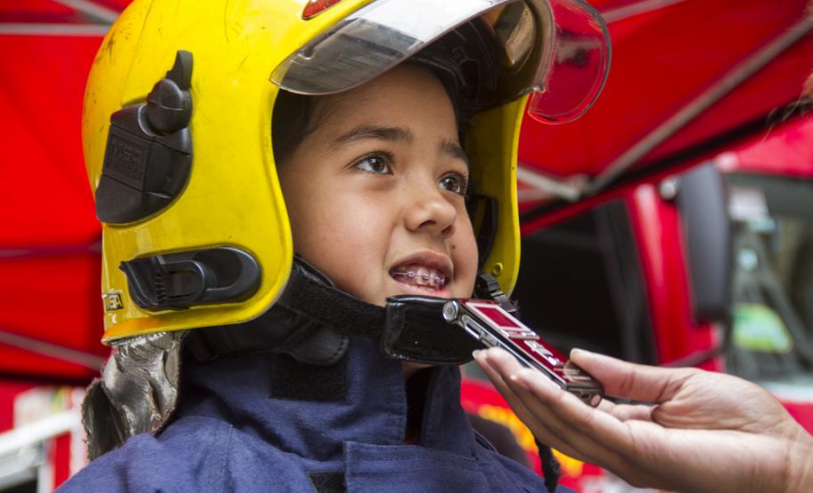 Apresentação do Corpo de Bombeiros na rua XV de Novembro Foto Cabo Daniel Meneghetti