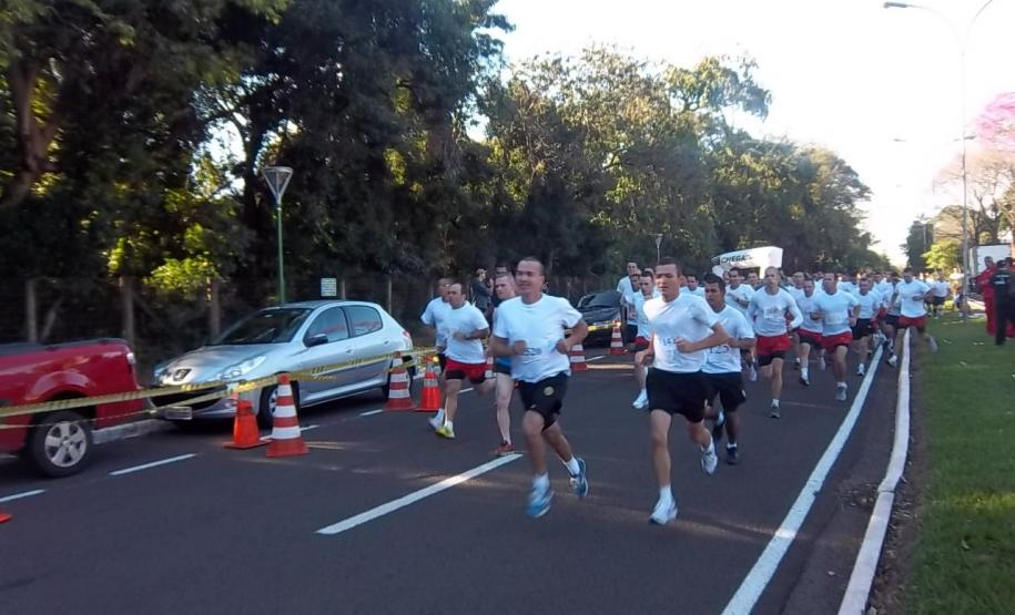 Alunos do Corpo de Bombeiros no 1º Pré-Olímpico acadêmico da  2ª ESFAEP/Maringá