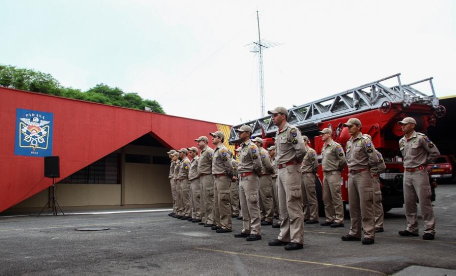 Ex-comandantes de Grupamento da capital do estado recebem moedas comemorativas em alusão ao aniversário de 103 anos do Corpo de Bombeiros