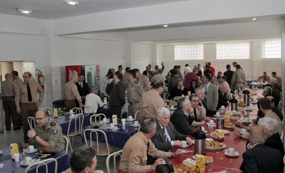 Corpo de Bombeiros Realiza Café da Manhã para Oficiais e Praças da Reserva em Alusão aos 103 Anos da Instituição