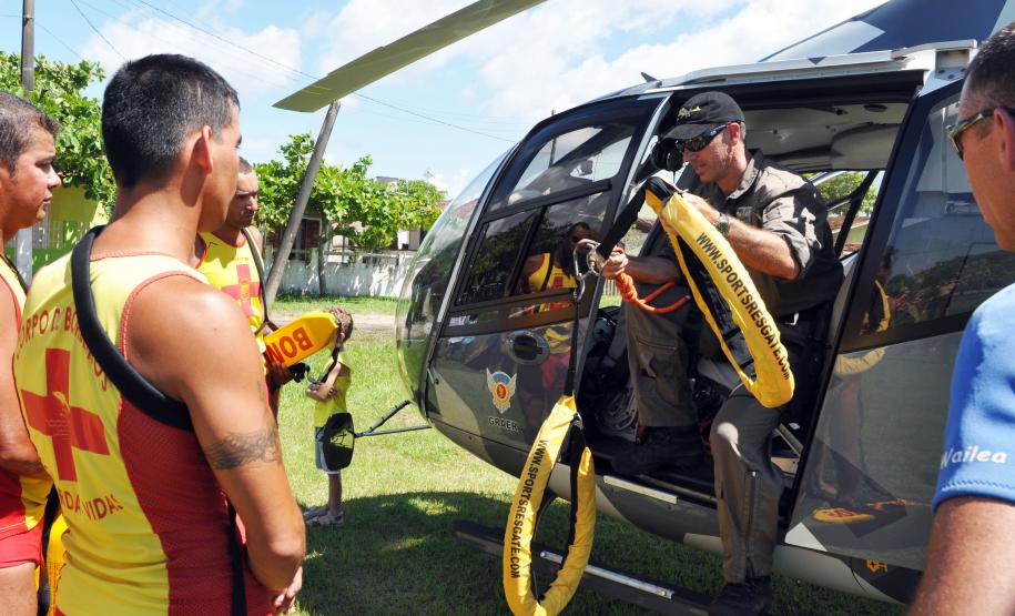 Criança sofre queda de 10 metros, mas é socorrida em ação do Corpo de Bombeiros e do BPMOA no Litoral do estado