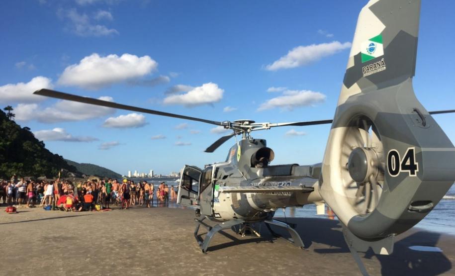 Embarcação vira e Corpo de Bombeiros e BPMOA resgatam vítima em Guaratuba (PR), no Litoral do estado