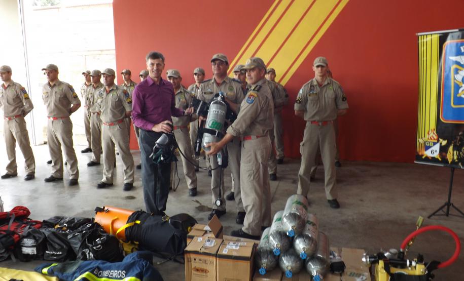 Posto de Bombeiros de Pinhais Realiza Solenidade de Entrega de Equipamento