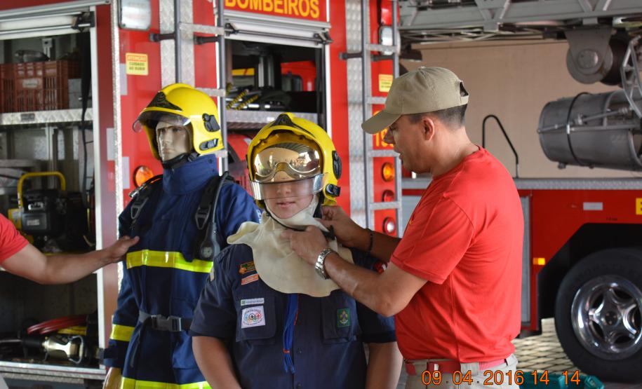 "A PMPR quer o cidadão mais próximo"- 1º GB Realiza tarde de atividade para 85 escoteiros