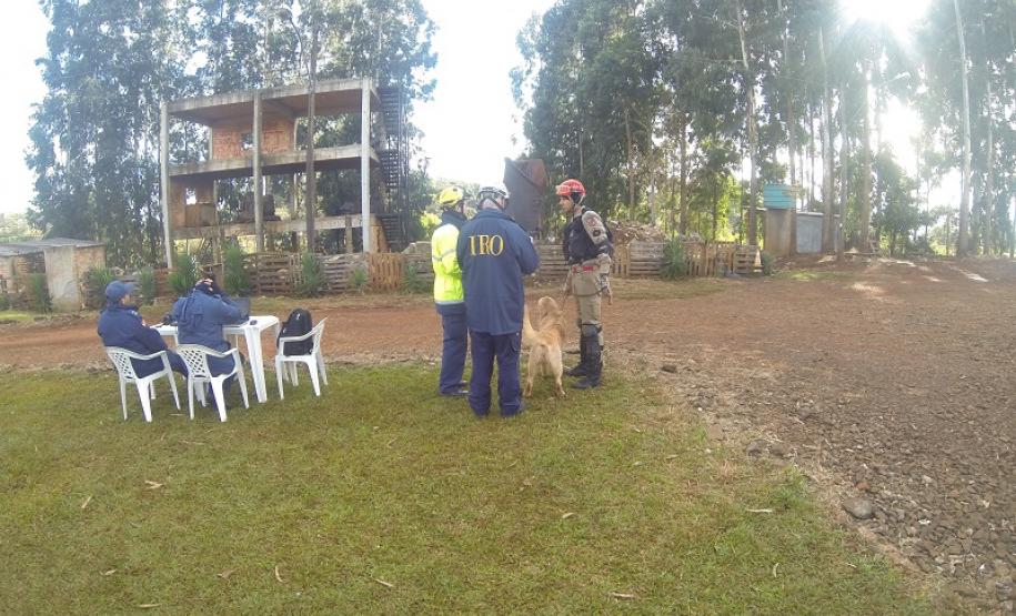 Em SC, GOST do PR conquista certificado internacional para atuar em busca e regate com cães e se torna referência