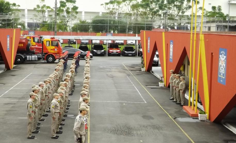 Visita do Comando às Instalações do 1º GB