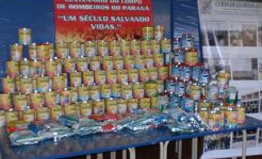 Entrega de donativos é realizada pelo 2°GB