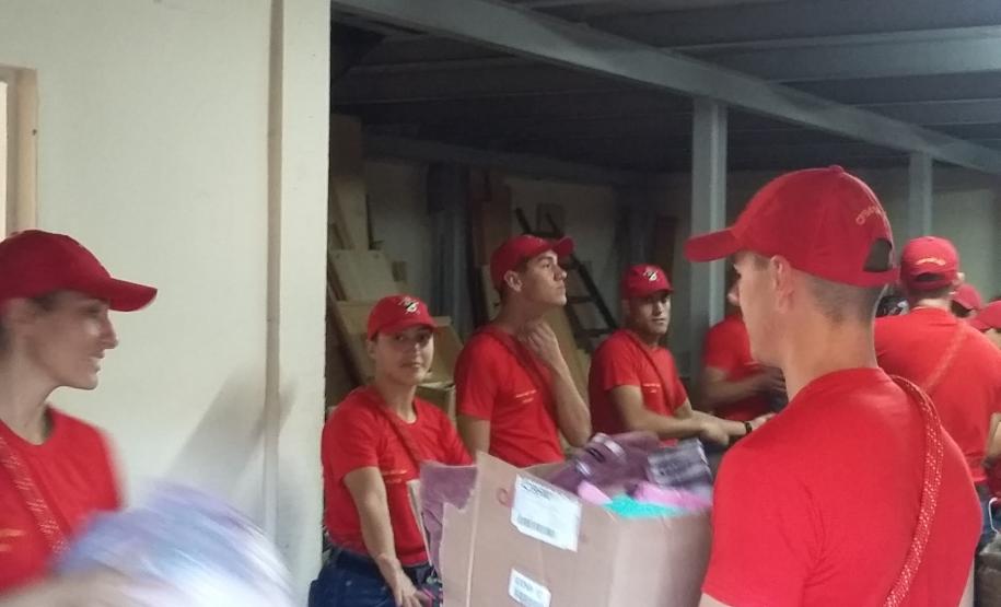 Alunos do CFSd do 6º Grupamento de Bombeiros arrecadam mais 4 mil peças de roupas