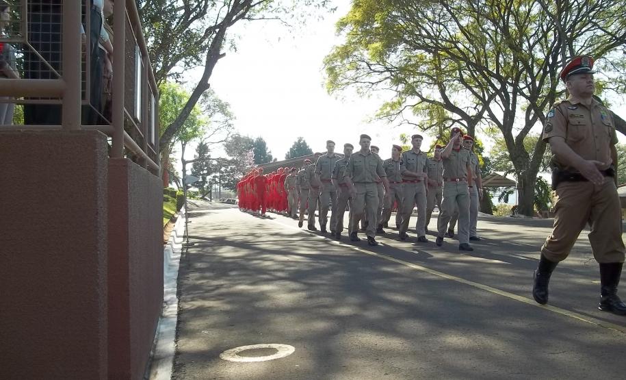 Bombeiros participam do aniversário da Polícia Militar