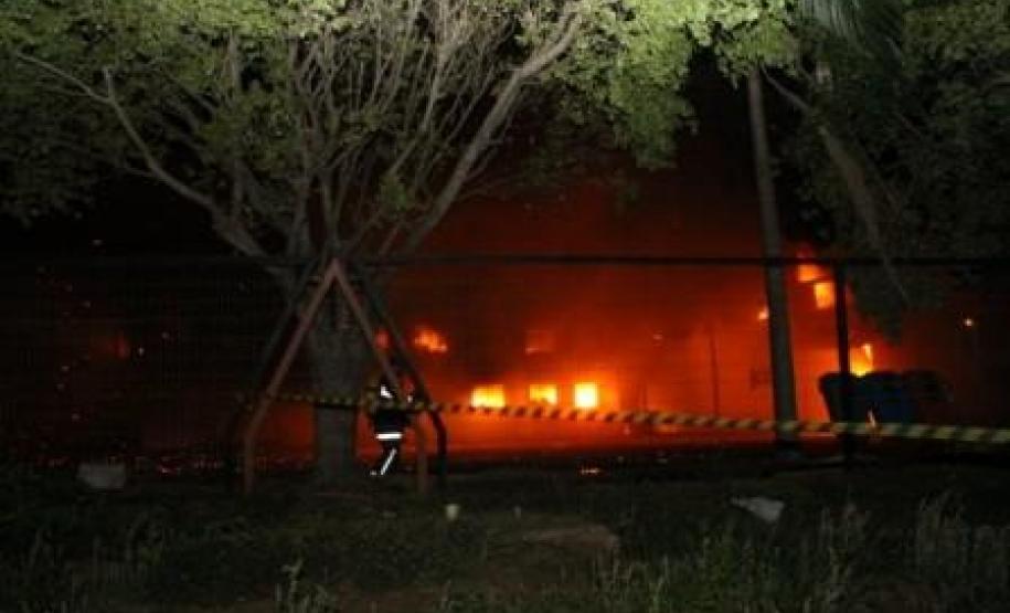 Momento do incêndio na fábrica de estofados