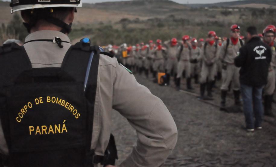 Bombeiros Realizam Instrução de Combate a Incêndio Florestal