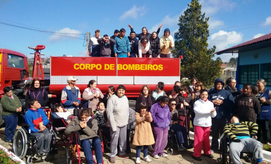 Bombeiros Realizam Diversas Atividades Comemorativas aos 162 Anos da PMPR